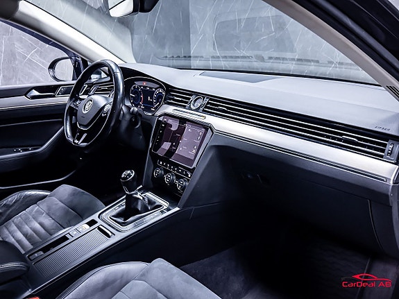 Volkswagen Passat 14 of 29