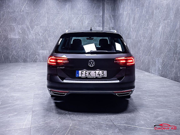Volkswagen Passat 6 of 29