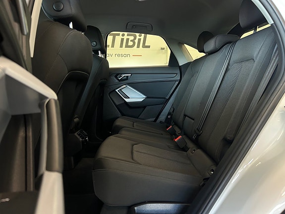 Audi Q3 14 of 30