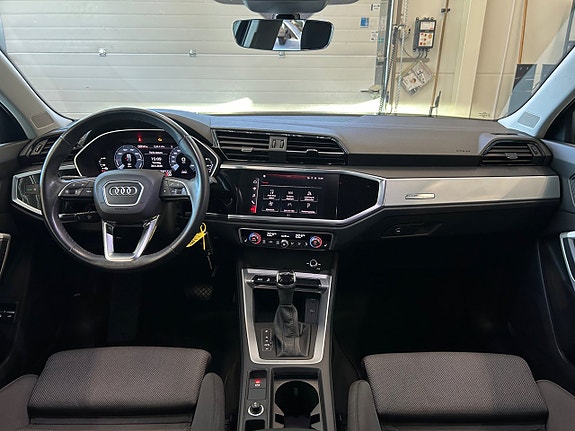 Audi Q3 15 of 30