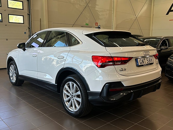 Audi Q3 4 of 5