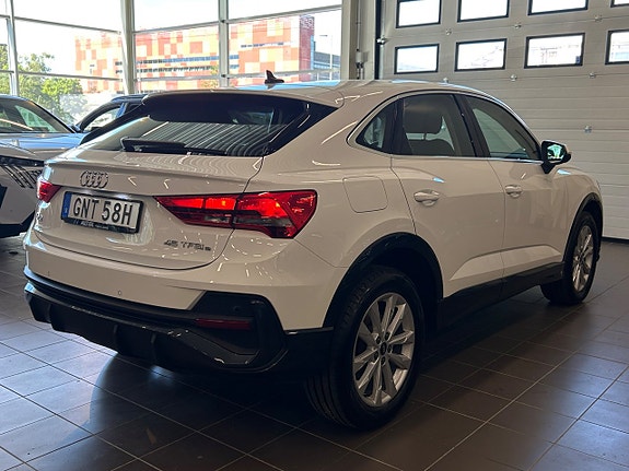 Audi Q3 7 of 30