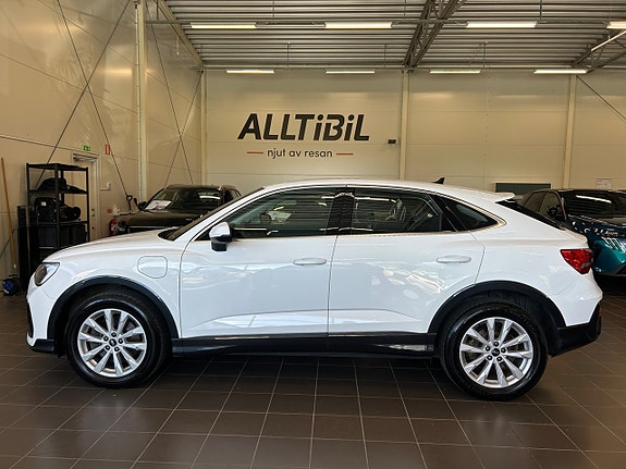Audi Q3 3 of 5