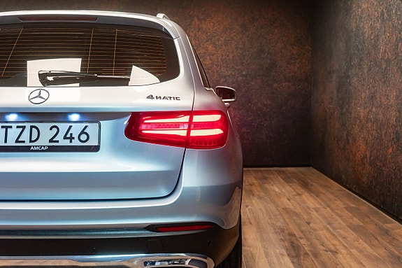 Mercedes-Benz GLC250 d 11 of 28