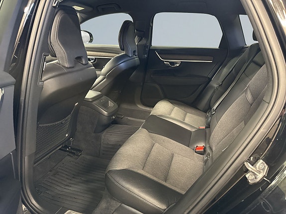 Volvo V90 Cross Country 13 of 22