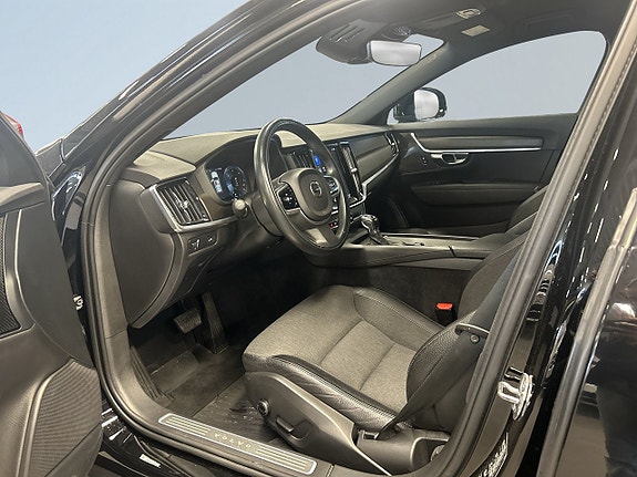 Volvo V90 Cross Country 7 of 22