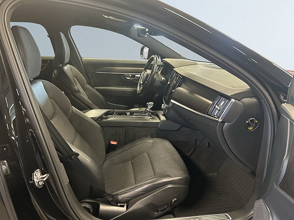 Volvo V90 Cross Country 10 of 22