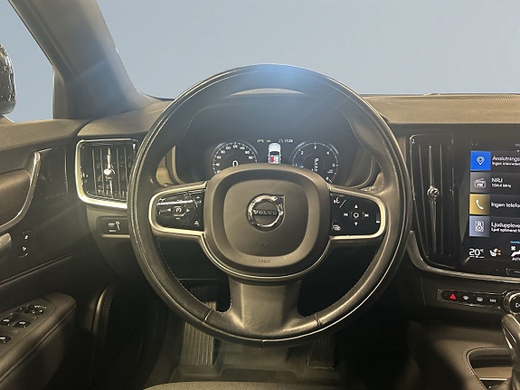 Volvo V90 Cross Country 9 of 22