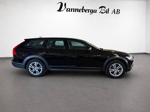 Volvo V90 Cross Country 5 of 5