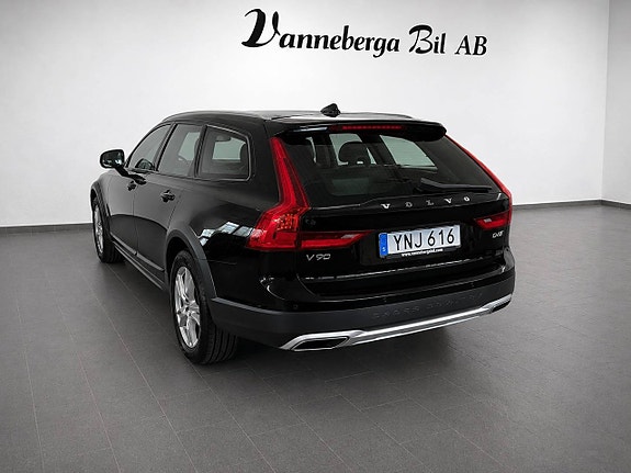 Volvo V90 Cross Country 4 of 5
