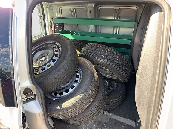 Volkswagen Caddy 24 of 30