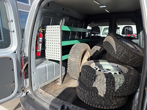 Volkswagen Caddy 26 of 30