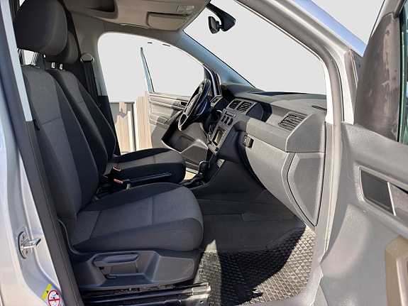 Volkswagen Caddy 25 of 30