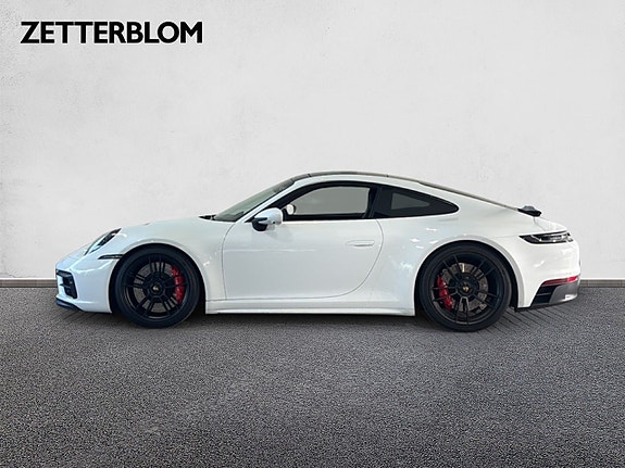 Porsche 911 Carrera 4 GTS 2 of 13
