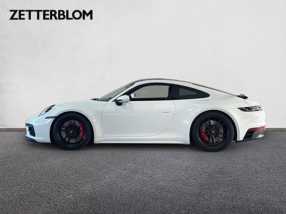 Porsche 911 Carrera 4 GTS 2 of 5