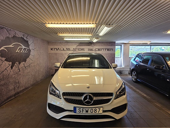 Mercedes-Benz CLA220 d 2 of 5
