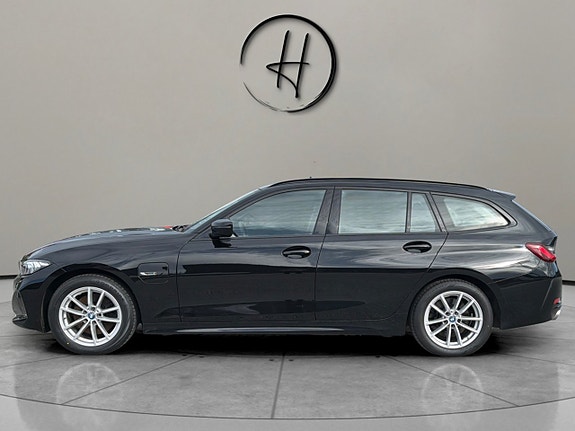 BMW 330e 6 of 30