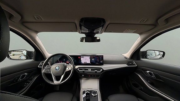 BMW 330e 9 of 30