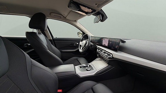 BMW 330e 10 of 30