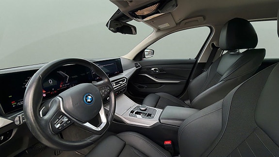 BMW 330e 8 of 30