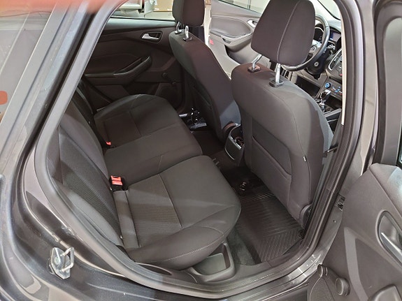 Ford Focus 10 of 13