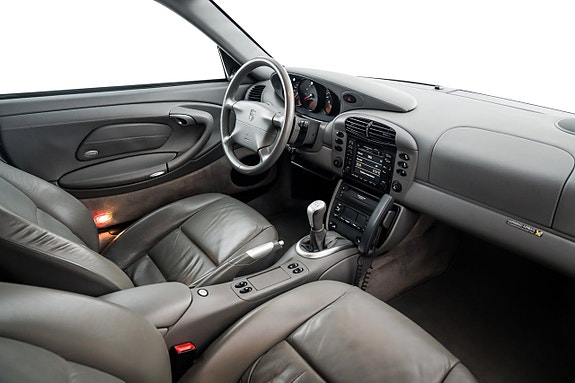 Porsche 911 Carrera 4 21 of 28