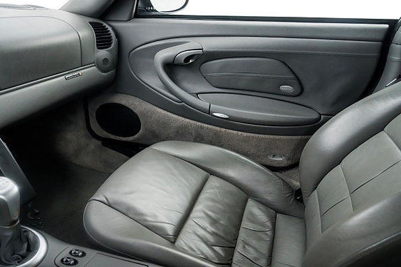 Porsche 911 Carrera 4 19 of 28