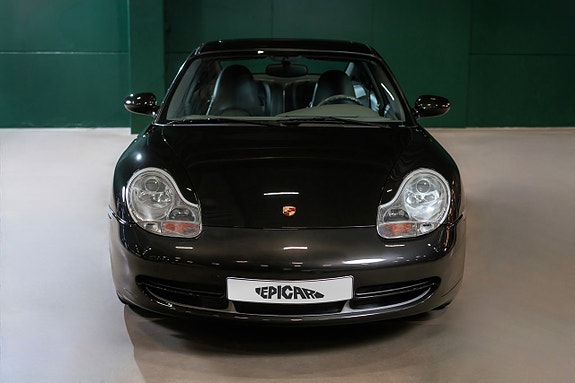 Porsche 911 Carrera 4 8 of 28