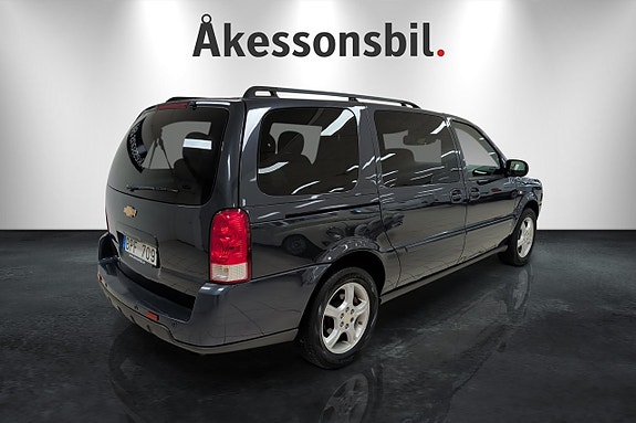 Chevrolet Uplander 2 of 5