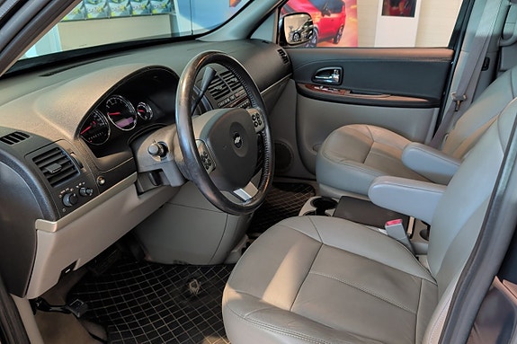 Chevrolet Uplander 5 of 5