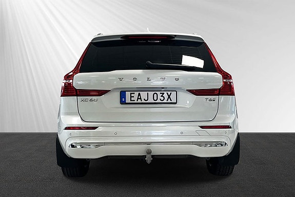 Volvo XC60 2 of 8