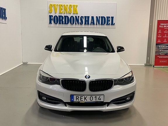 BMW 320d 2 of 5