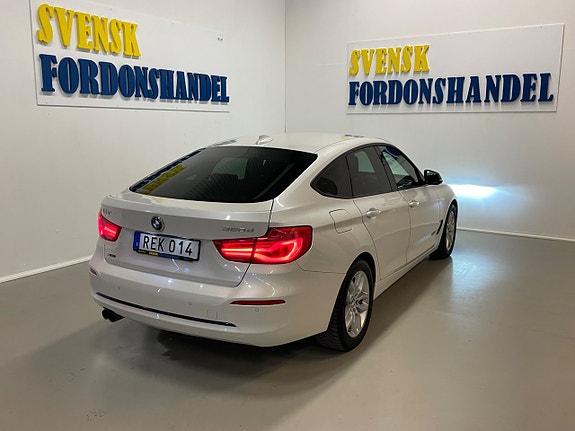 BMW 320d 4 of 5