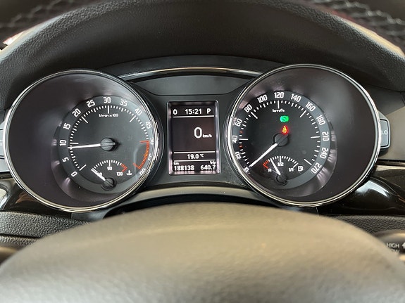 Skoda Superb 18 of 27