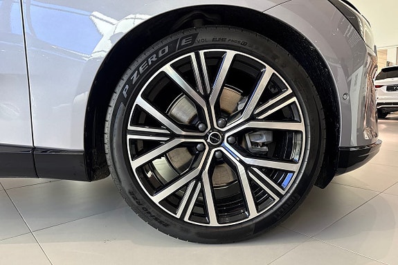Volvo ES90 17 of 23