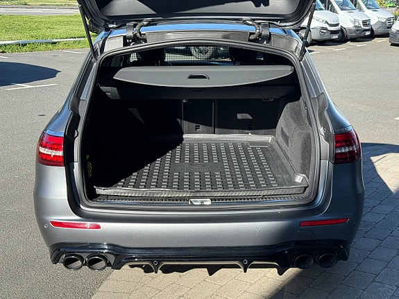 Mercedes-Benz E53 6 of 17