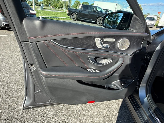 Mercedes-Benz E53 12 of 17