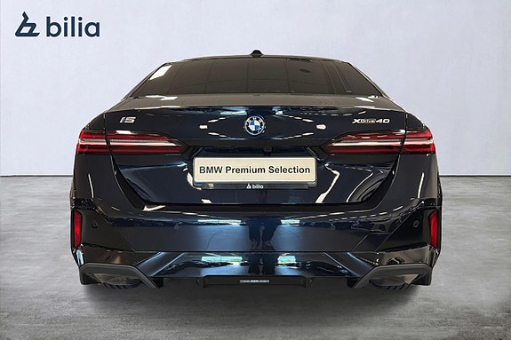 BMW i5 4 of 18