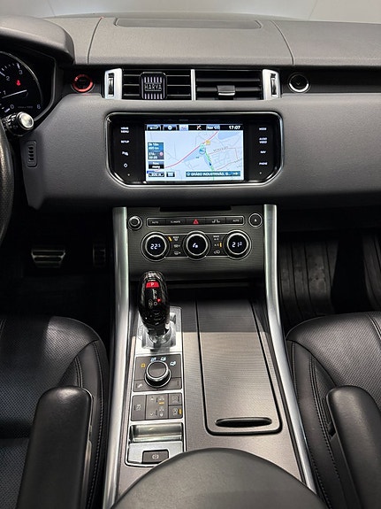 Land Rover Range Rover Sport 19 of 24