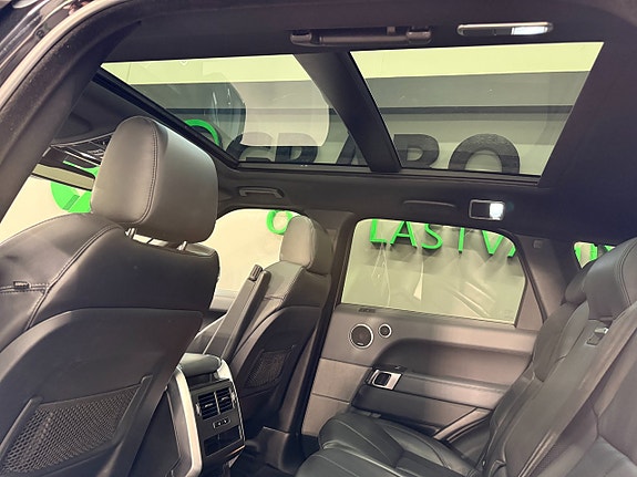 Land Rover Range Rover Sport 14 of 24