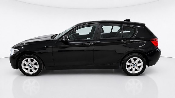 BMW 118d 3 of 5
