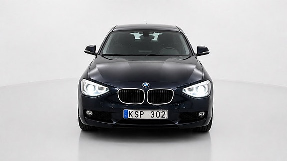 BMW 118d 2 of 5
