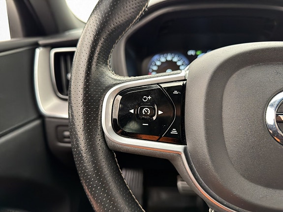 Volvo XC60 14 of 30