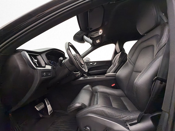 Volvo XC60 11 of 30