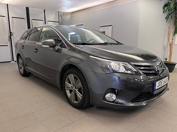 Toyota Avensis 5 of 5