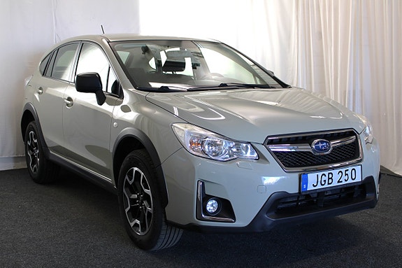 Subaru XV 2 of 5