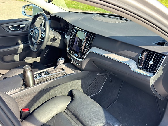 Volvo V60 Cross Country 5 of 5