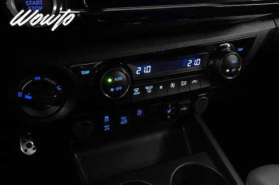 Toyota HiLux 18 of 26