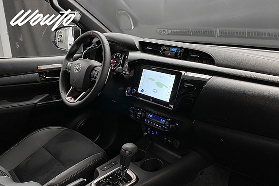 Toyota HiLux 16 of 26