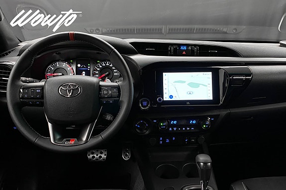 Toyota HiLux 22 of 26